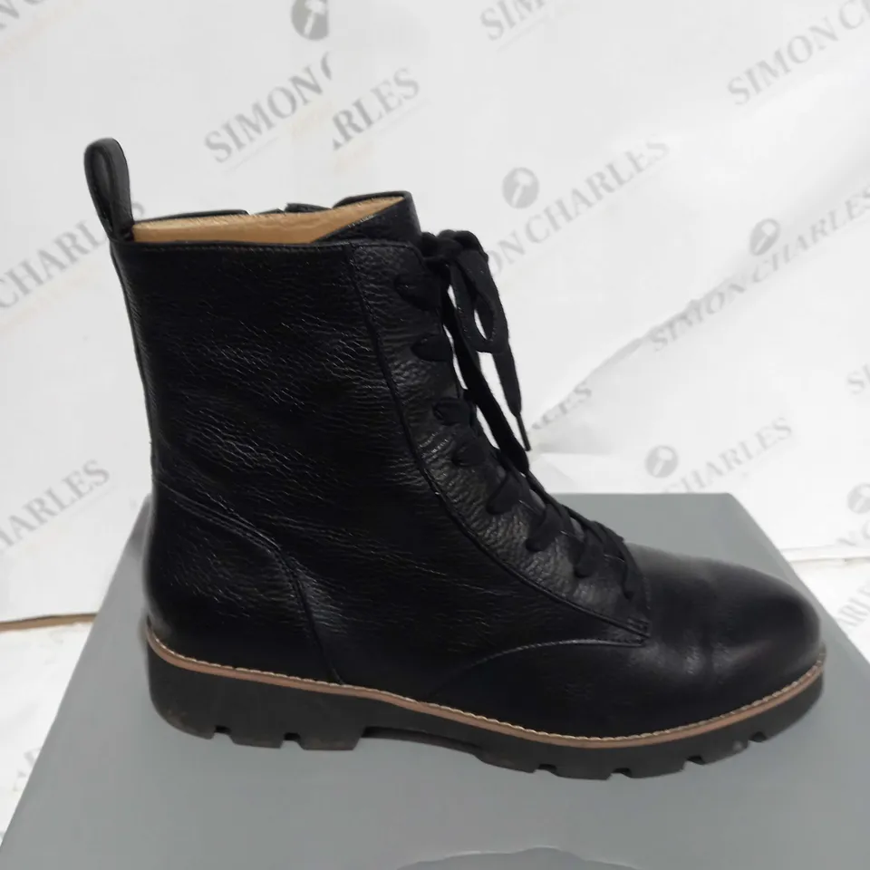 BOXED PAIR OF VIONIC LANI LACE BOOTS BLACK SIZE 7