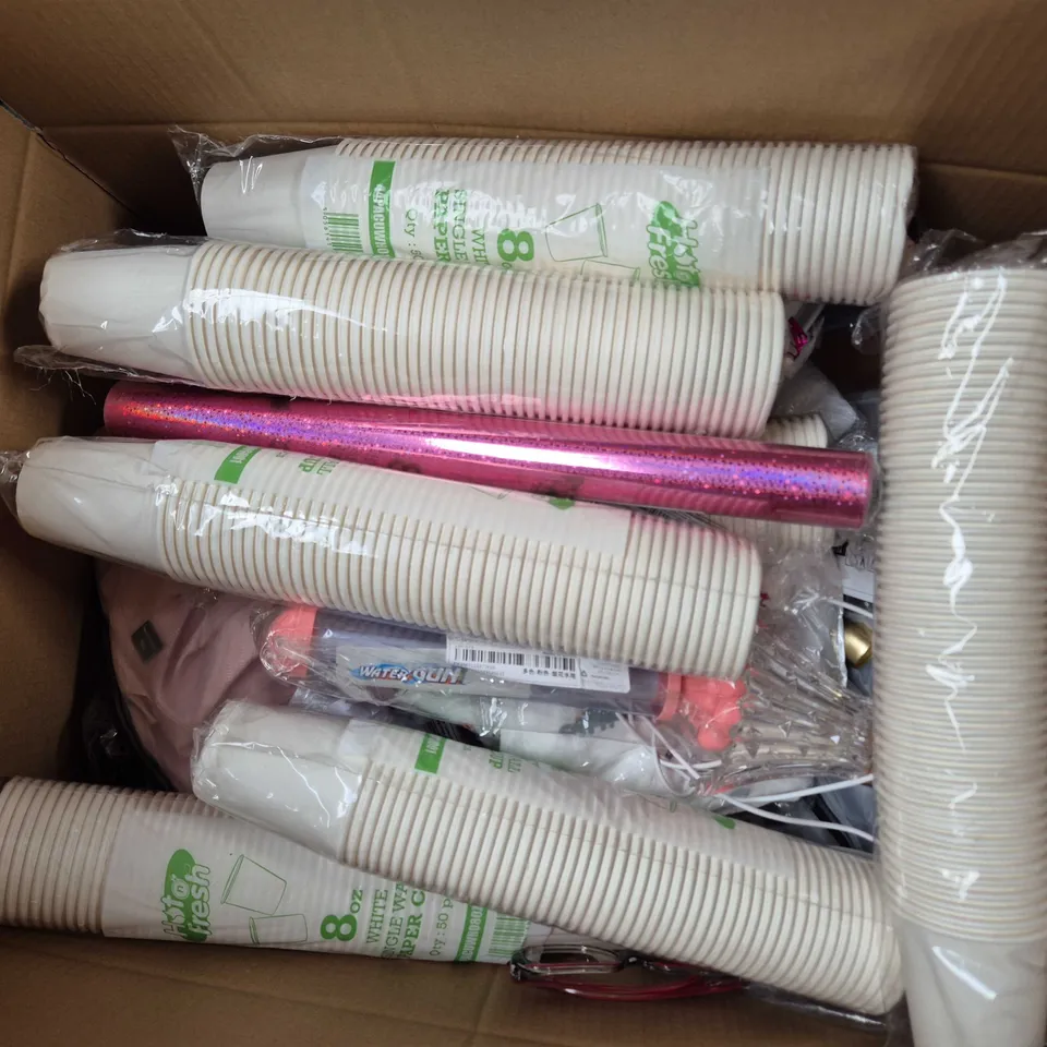 APPROXIMATELY 20 ASSORTED HOUSEHOLD PRODUCTS TO INCLUDE SHEGLAM BROW HOLD, PAPER CUPS, LIGHT, ETC - COLLECTION ONLY