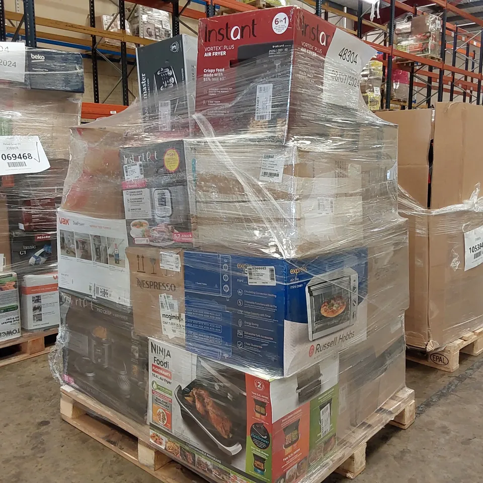 PALLET OF APPROXIMATELY 31 UNPROCESSED RAW RETURN HOUSEHOLD AND ELECTRICAL GOODS TO INCLUDE;