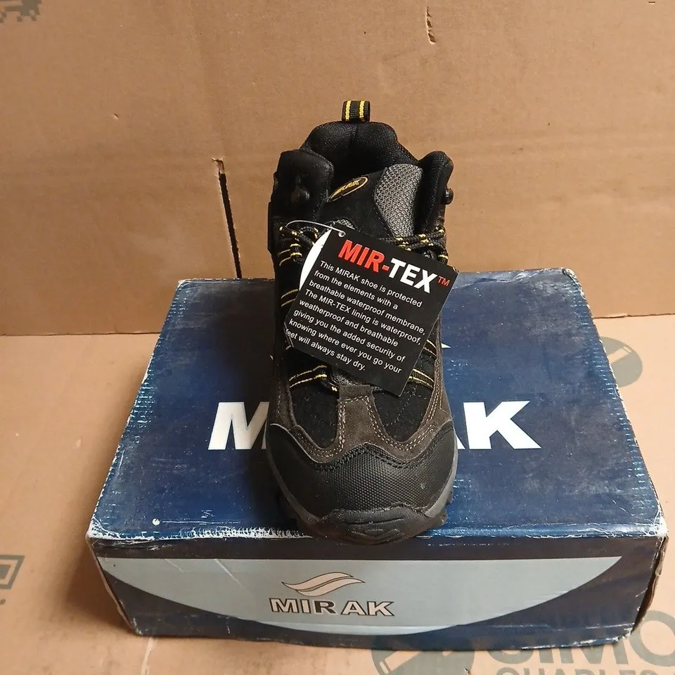 MIRAK WATERPROOF HIKING BOOTS – MIR-TEX, BLACK UK 3 BOXED