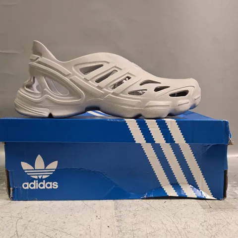 BOXED PAIR OF ADIDAS ADIFOM SUPERNOVA SHOES IN GREY SIZE UK 10