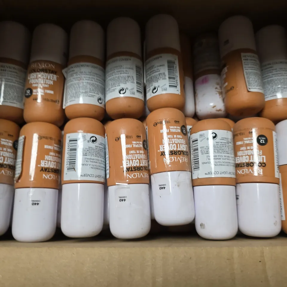 BOX OF APPROXIMATELY 40 REVLON COLOURSTAY LIGHT COVER 30ML FOUNDATIONS - 440