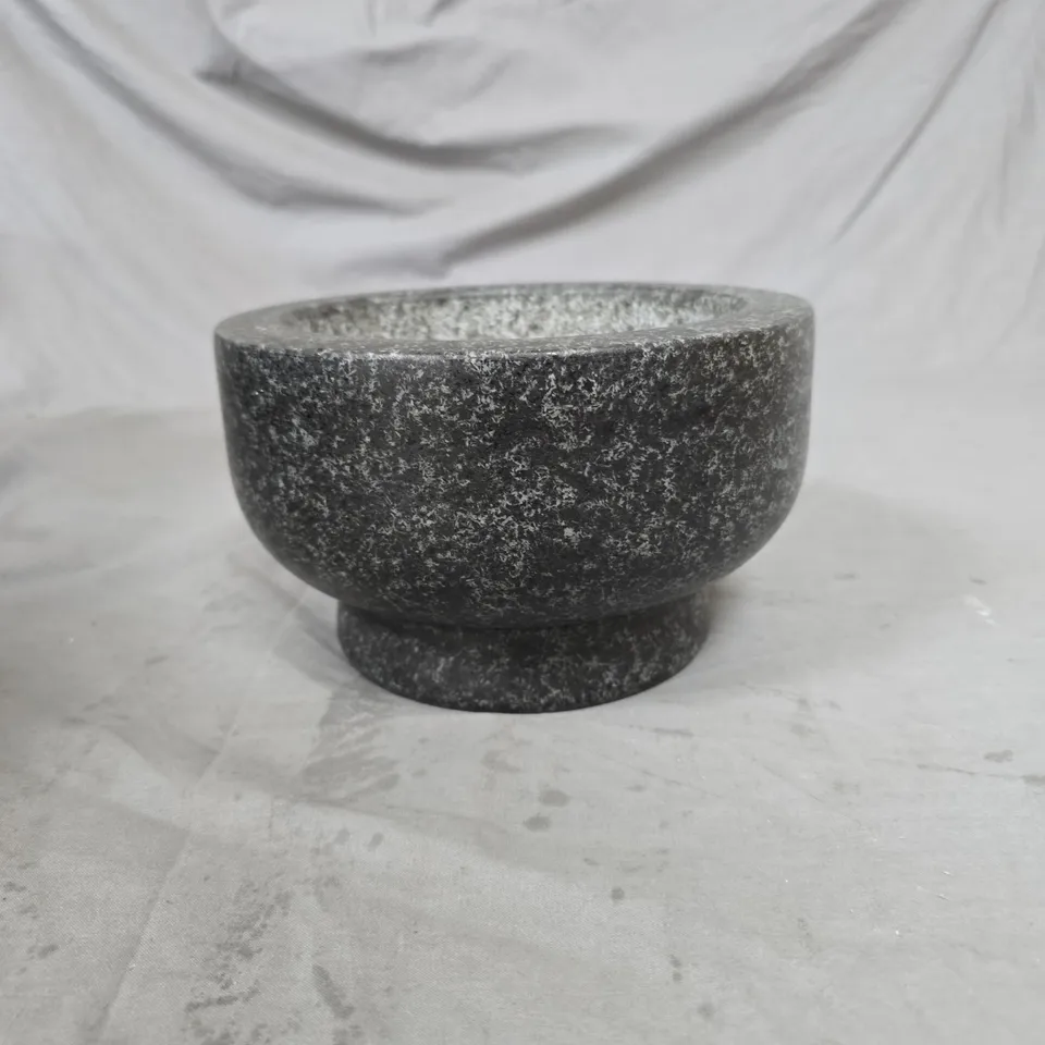 MOTAR (NO PESTLE INCLUDED) DREW AND COLE