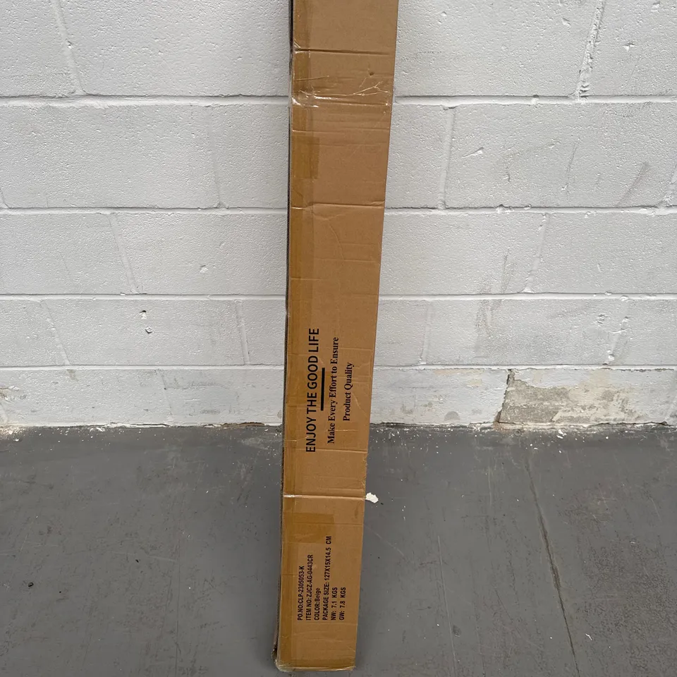 BOXED MANUALLY RETRACTABLE AWNING 