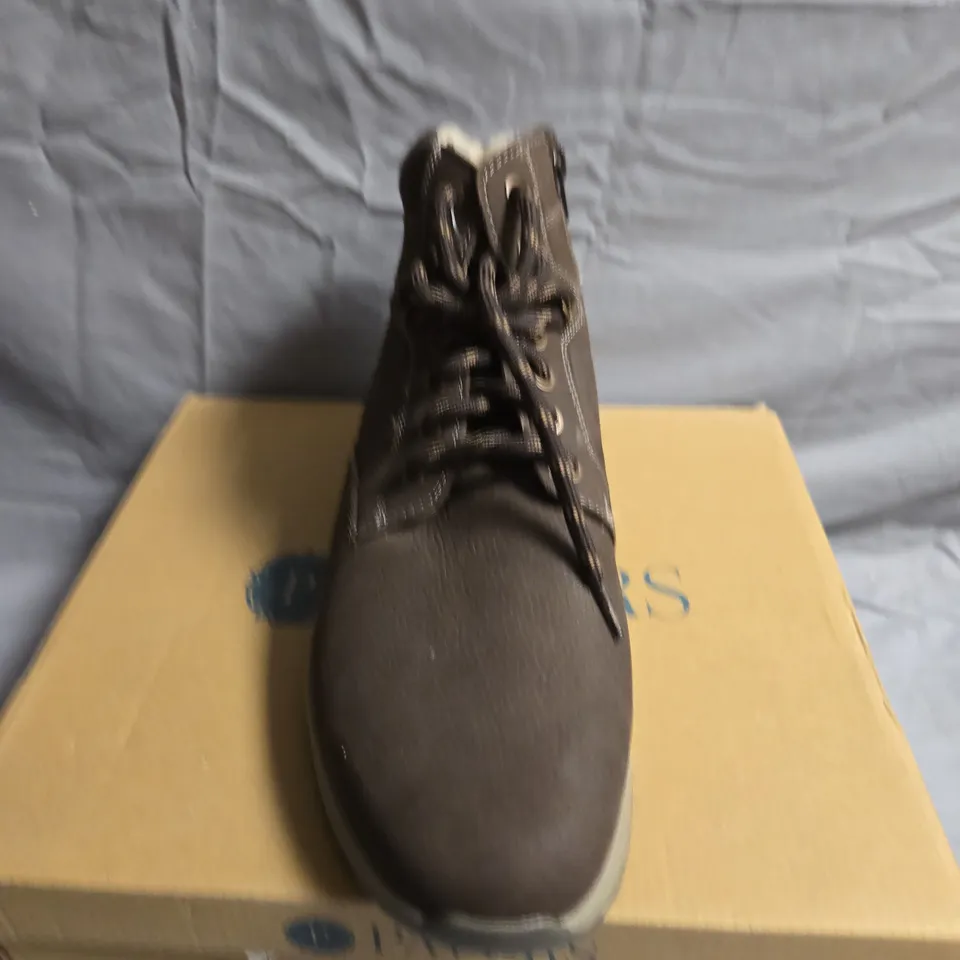 BOXED PAIR OF PAVERS ANKLE HIGH BOTOS - UK SIZE 8