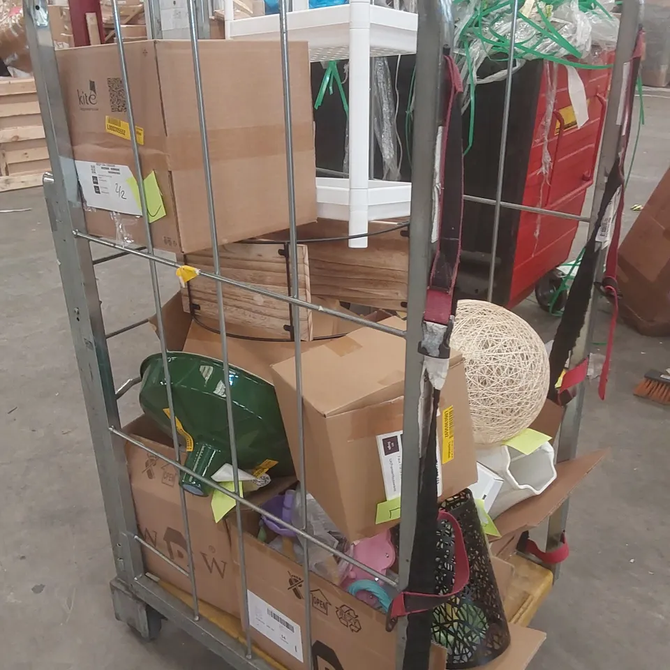 CAGE CONTAINING A LARGE QUANTITY OF ASSORTED FURNITURE/LIGHTING PRODUCTS ECT // CAGE NOT INCLUDED