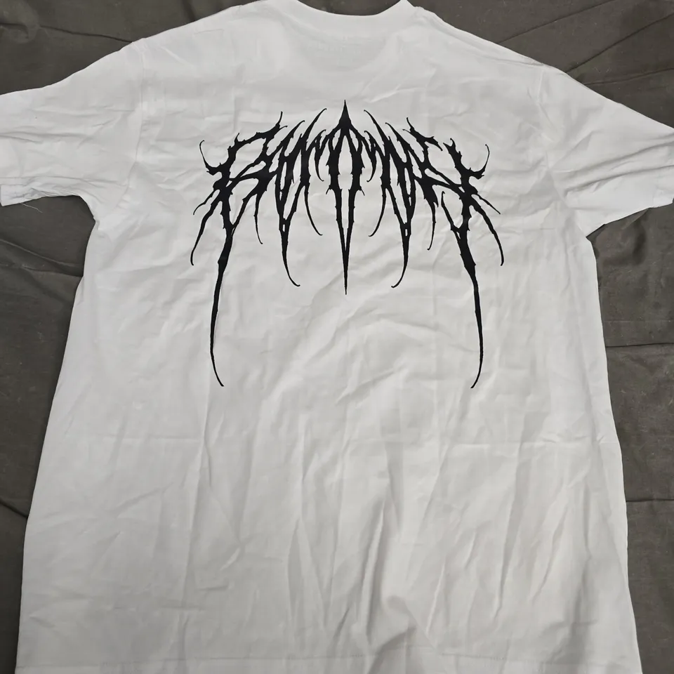 BAD MONDAY WHITE T‑SHIRT WITH CHEST GRAPHIC AND LARGE BACK LOGO