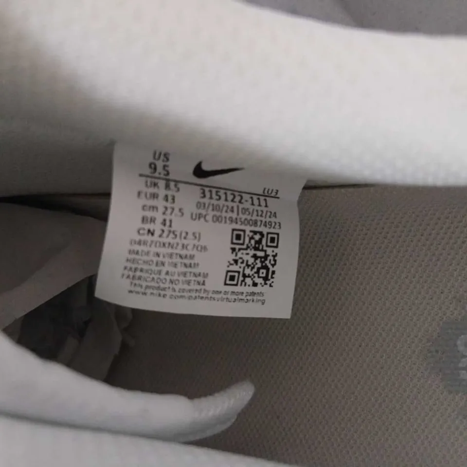 NIKE AIR FORCE 1 LOW WHITE SNEAKERS – UK 8.5 (US 9.5) – MEN’S