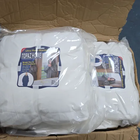 BOX OF APPROXIMATELY 10 TOPAZ HOODED BLANKETS - ONE SIZE - WHITE
