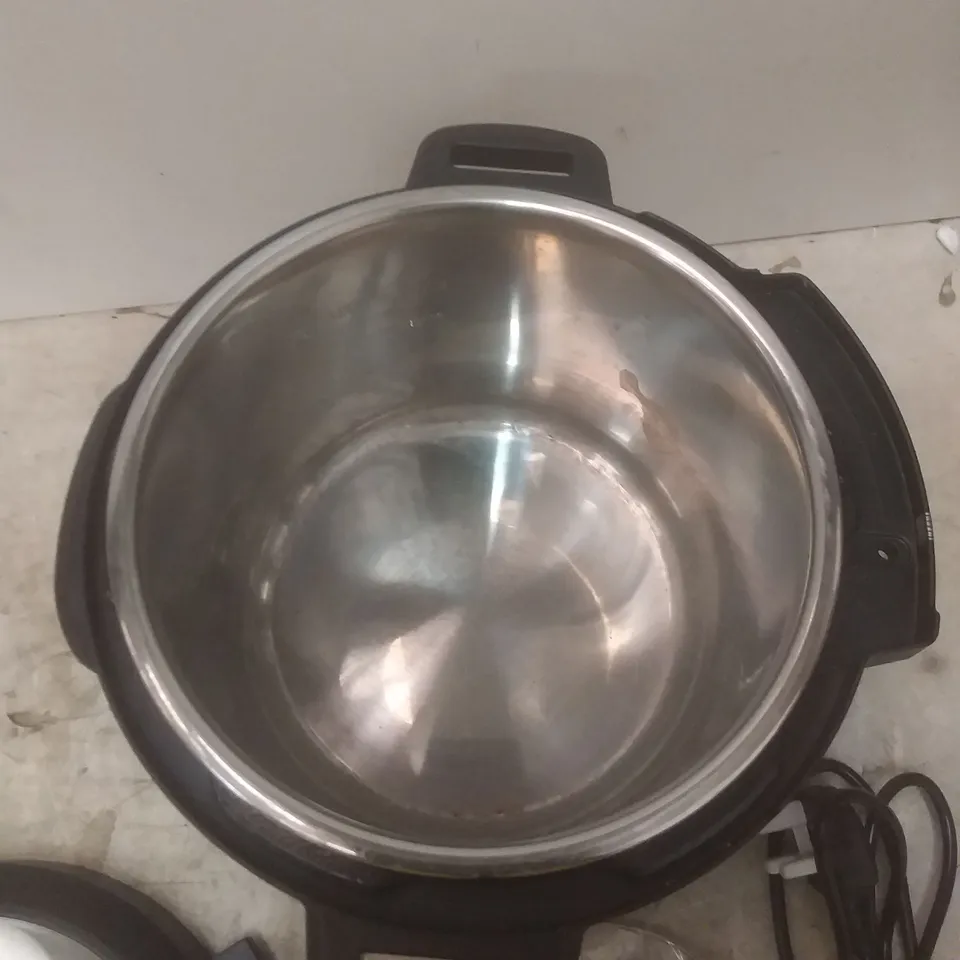 INSTANT POT DUO SMART PRESSURE COOKER