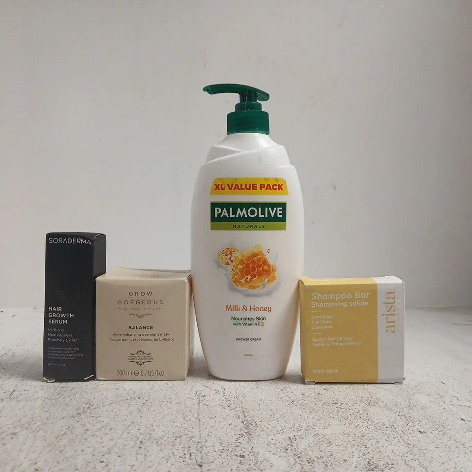 APPROXIMATELY 20 ASSORTED COSMETIC ITEMS INCLUDING VARIOUS MAKES AND BRANDS - COLLECTION ONLY