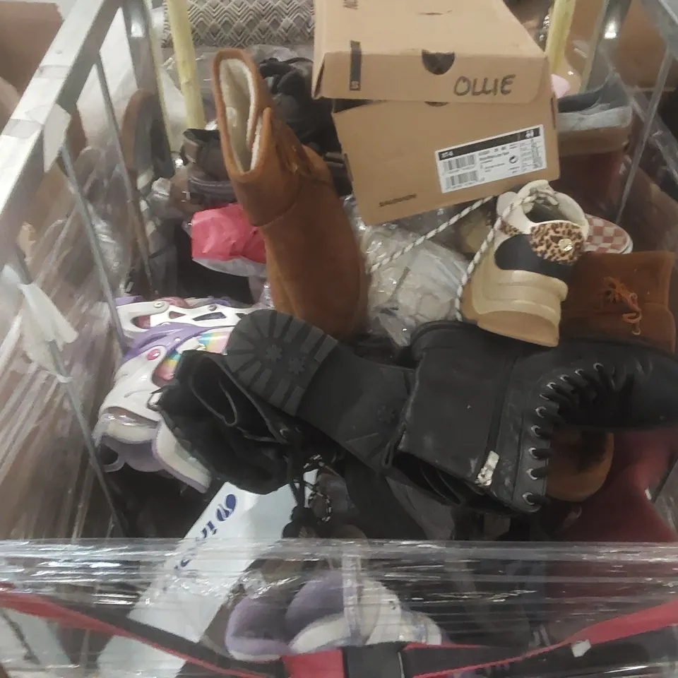 CAGE CONTAINING A VERY LARGE QUANTITY OF ASSORTED SHOES/BOOTS ECT // CAGE NOT INCLUDED