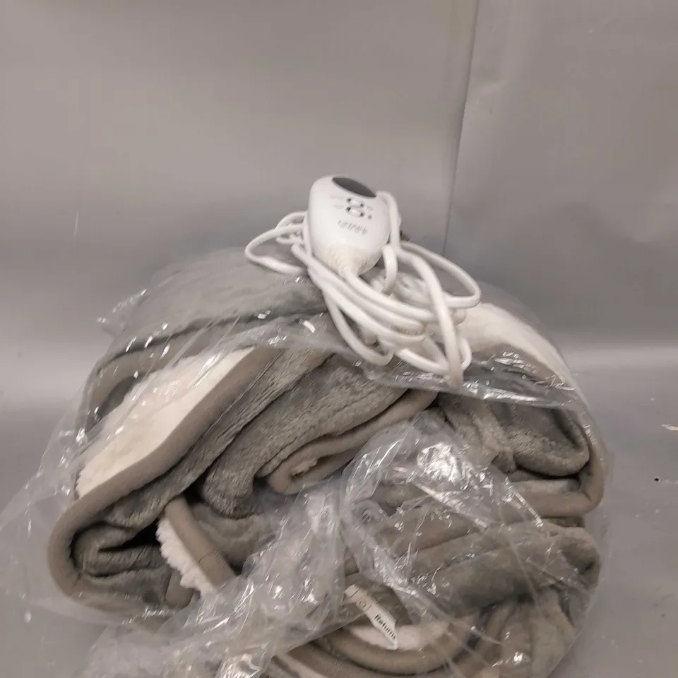 BOXED COZEE HOME OVERSIZED HEATED WRAP IN SILVER/GREY