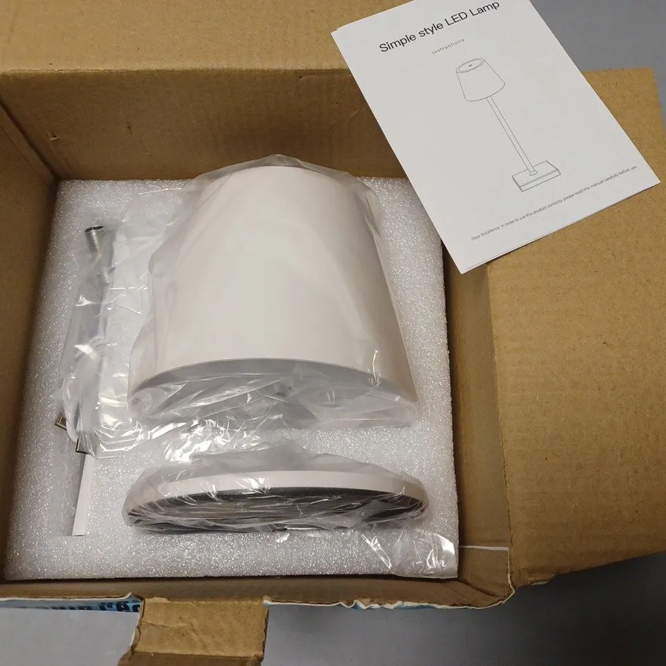 MOVEABLE RECHARGEABLE TABLE LAMP