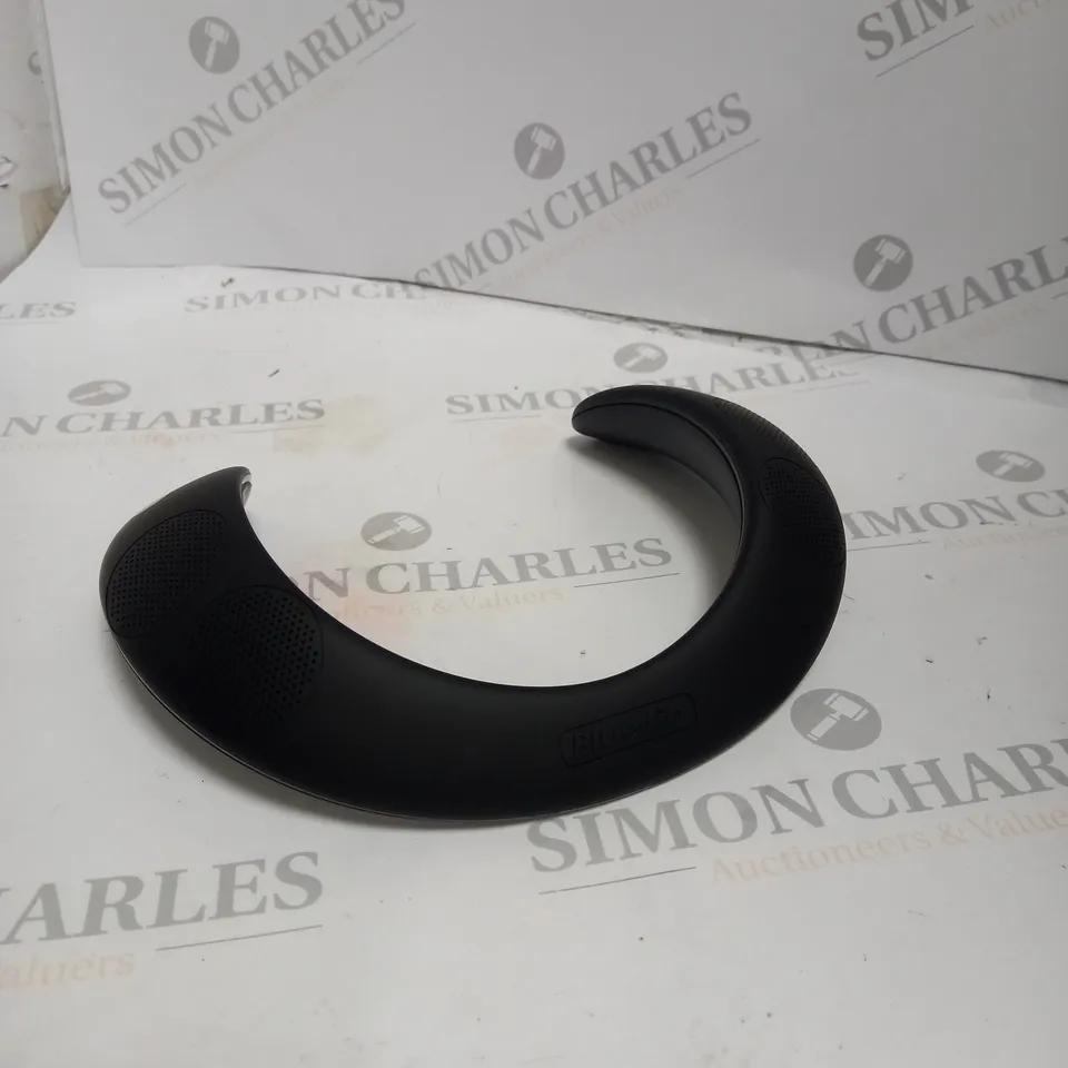 BOXED BLUEDIO HURRICANE ROUND NECK SPEAKER. 