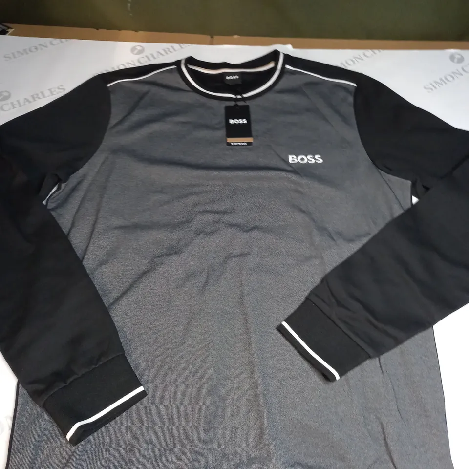 HUGO BOSS LONG SLEEVED SWEATSHIRT SIZE S