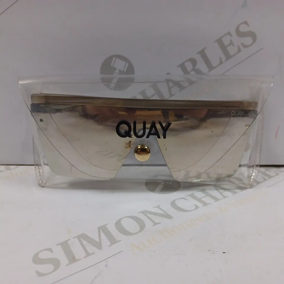 NILU NILU QUAY AUSTRALIA GLASSES WITH CASE