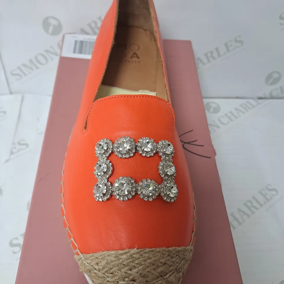 BOXED MODA IN PELLE ORANGE LEATHER DIAMONTE STYLE SHOE SIZE 7