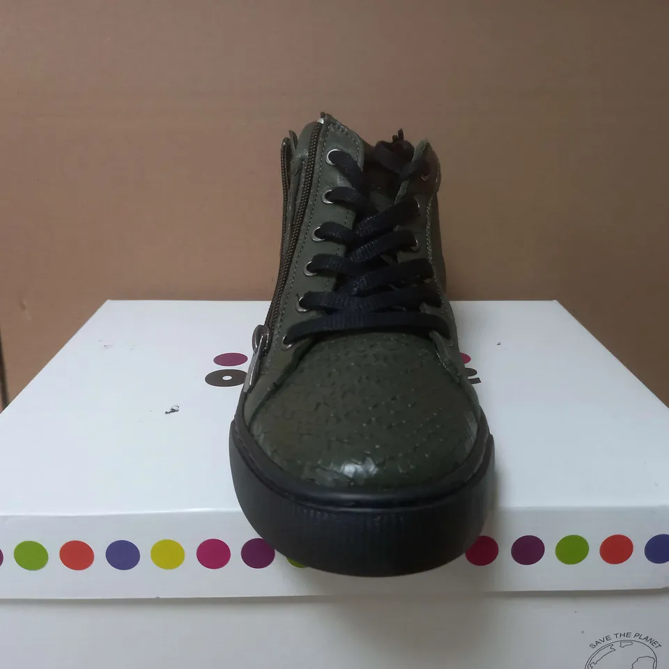 BOXED ADESSO KHAKI HIGH RISE TRAINERS - SIZE 6