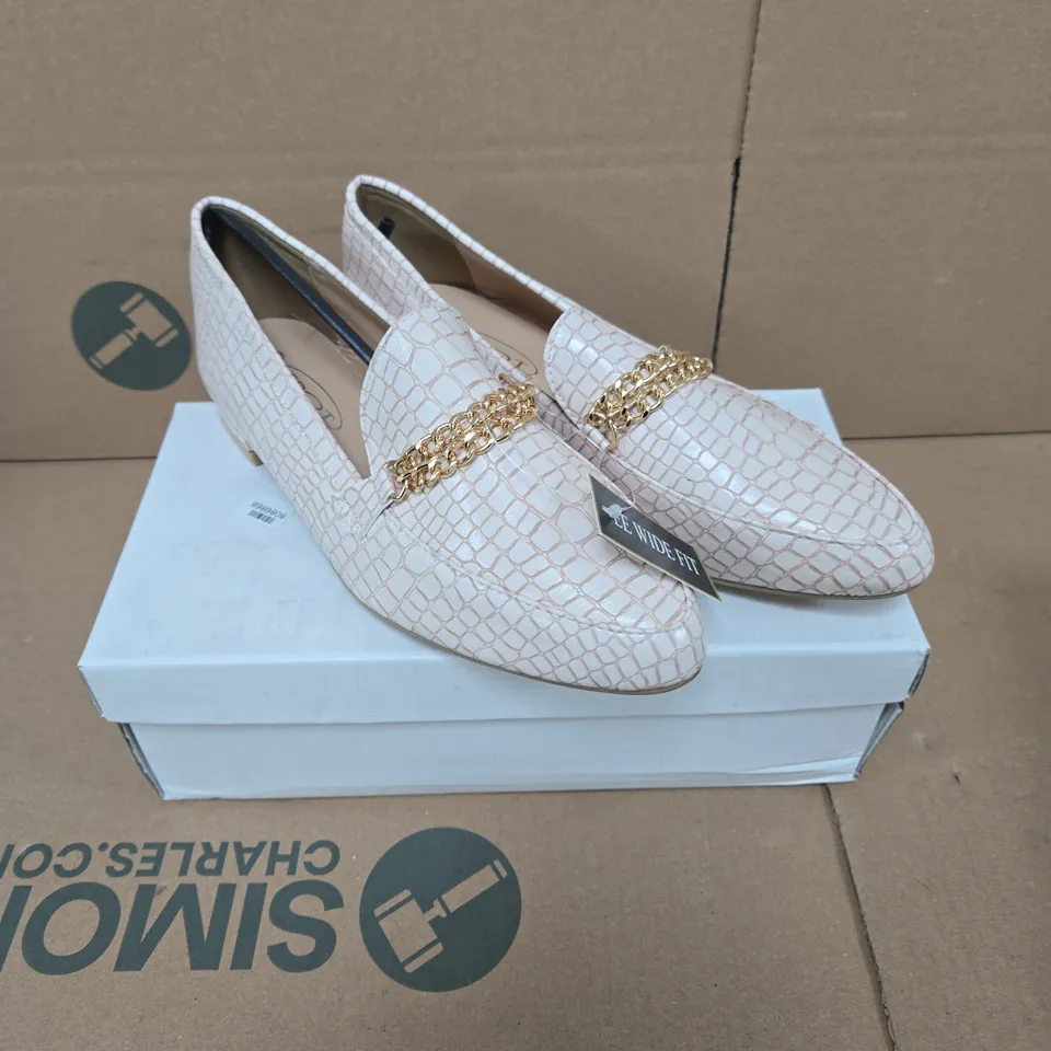 SPOT ON WOMEN'S CROC-TEXTURE LOAFERS – UK 6 