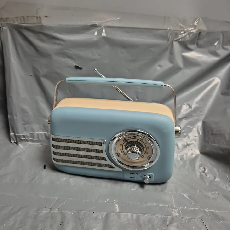 BOXED RETRO RADIO AND WIRELESS SPEAKER