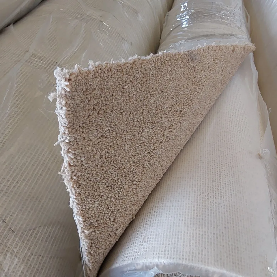 ROLL OF QUALITY TUDOR TWIST REGAL CHICKPEA CARPET // SIZE: 3.1 X 4m