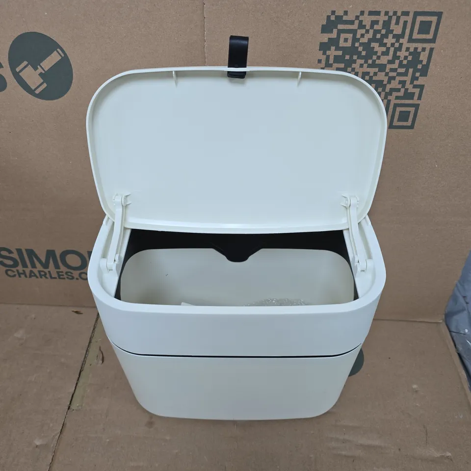 UNBRANDED FOLD OUT LID MINI BIN IN WHITE