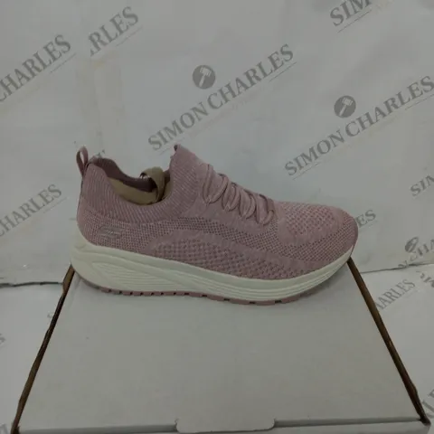 BOXED PAIR OF SKECHERS BOB TRAINERS IN BLUSH SIZE 8
