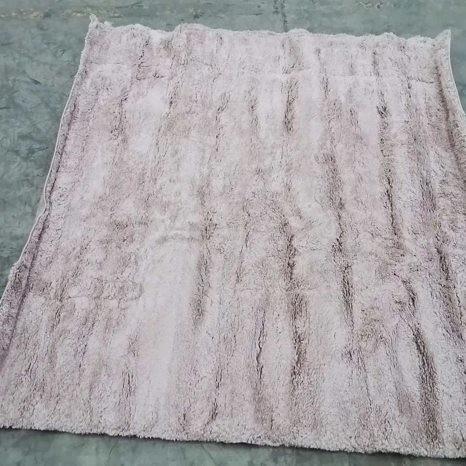 QUALITY DESIGNER AREA RUG - APPROXIMATELY 200CM X 180CM - VIOLET  