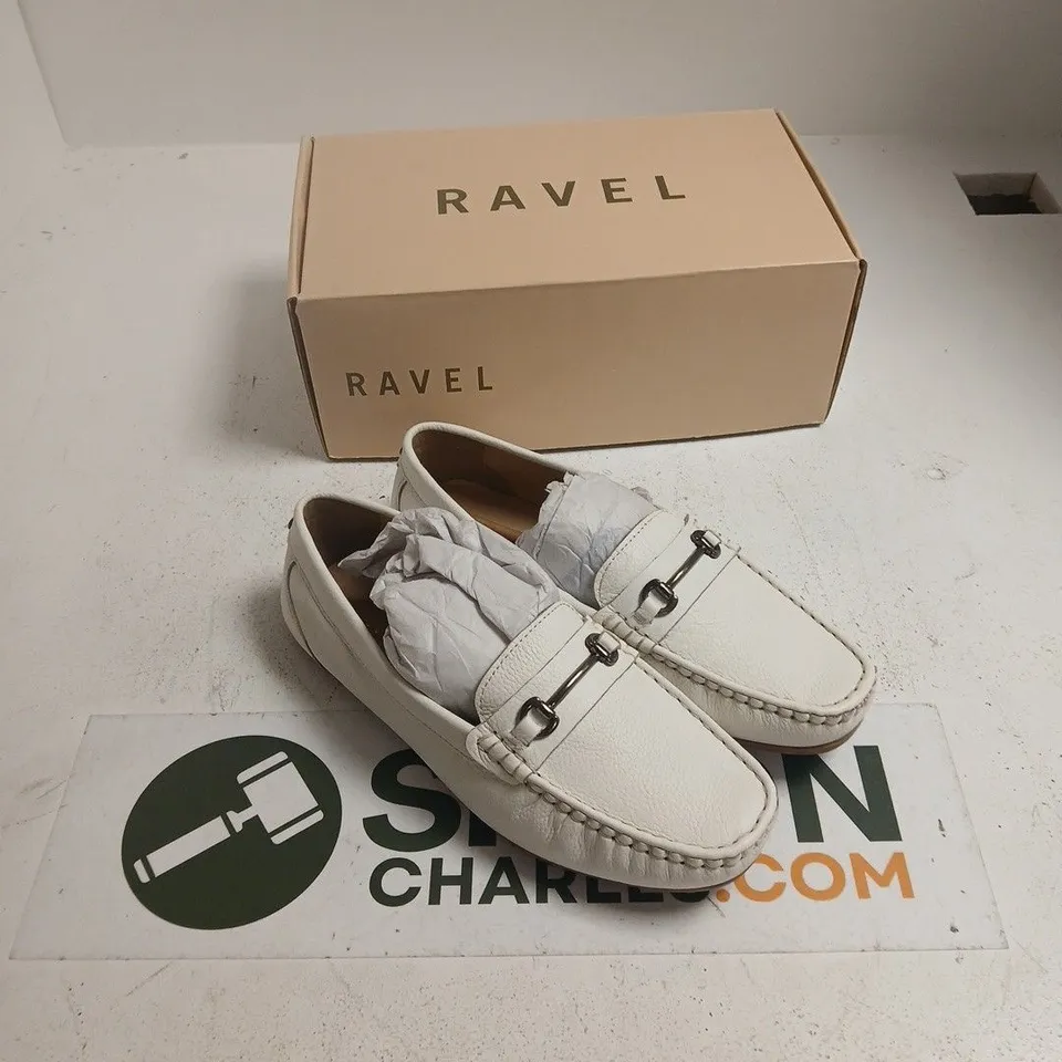RAVEL DUTTON RLS648 WHITE LEATHER LOAFERS – UK 7 (EU 40)