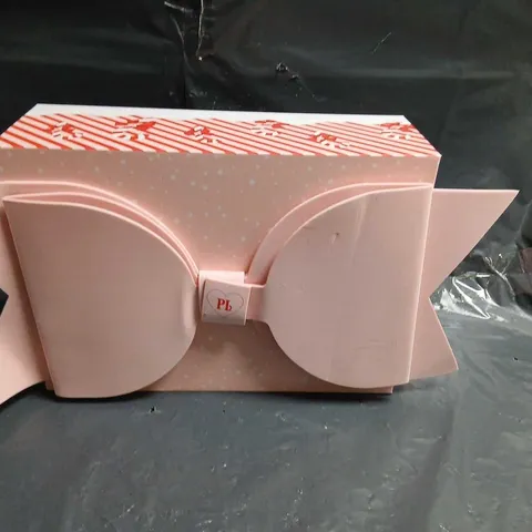 PLOUISE GIFT SET TO INCLUDE; BAD BITCH ENERGY HAIR TO THE THRONE MIXED FRUIT SHAMPOO AND CONDITIONER, BAD BITCH ENERGY HAIR TO THE THRONE FIZZY POP SHAMPOO AND CONDITIONER, BUTTER ME UP SALTY BABE AND