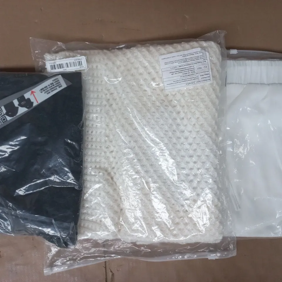 APPROXIMATELY 20 ASSORTED CLOTHING AND FASHION PRODUCTS IN VARIOUS STYLES AND SIZES - COLLECTION ONLY