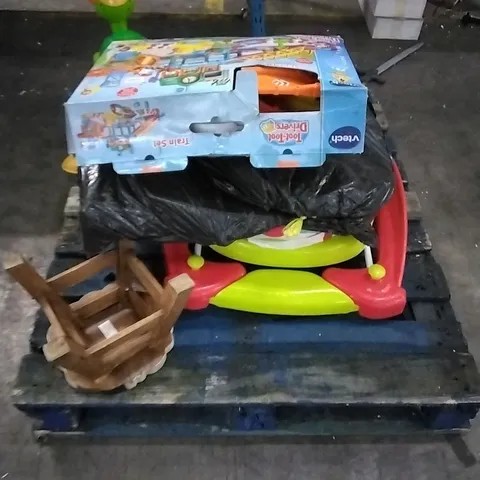 PALLET OF CHILDREN'S TOYS. BABY WALKER, SKATEBOARD, TRAIN SET ETC