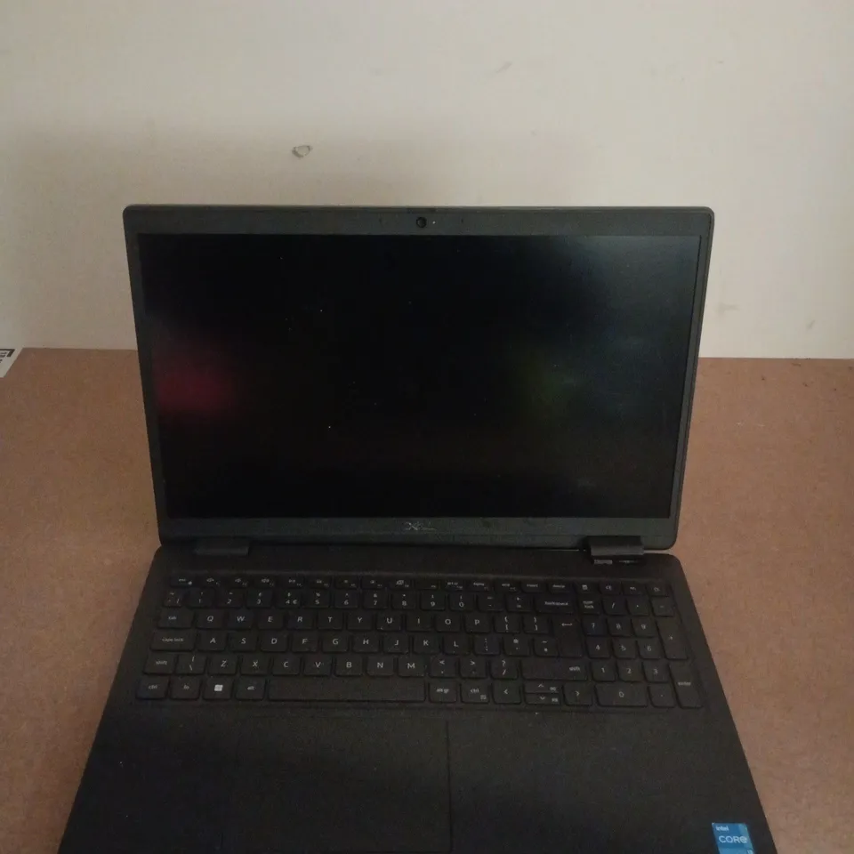 DELL LATITUDE 3520 LAPTOP