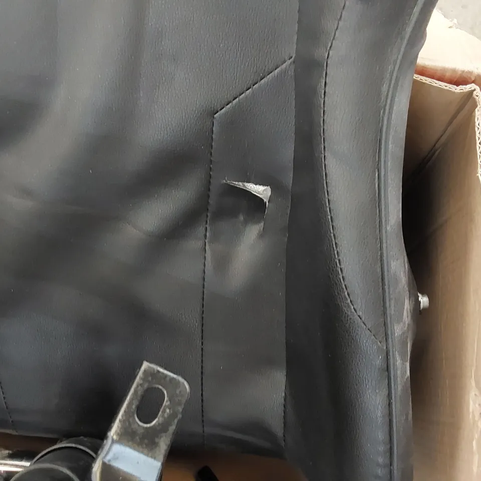 BOXED NEO SWIVEL LEATHER GAMING CHAIR WITH FOOTREST - BLACK (1 BOX)