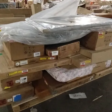 PALLET OF ASSORTED FURNITURE PARTS AND PIECES