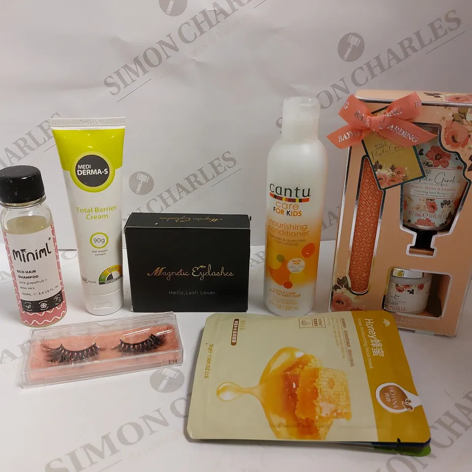 BOX OF APPROX 20 COSMETIC ITEMS TO INCLUDE FACE MASKS, BAYLISS&HARDING GIFT SET AND CANTU FOR KIDS CONDITIONER