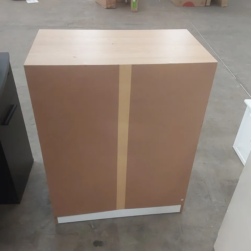 LOROLA 4 DRAWER CHEST OF DRAWERS. 70CM WIDE. MATT FINISH, OAK EFFECT TOP. POLISHED CHROME CUP HANDLES COLOUR:WHITE