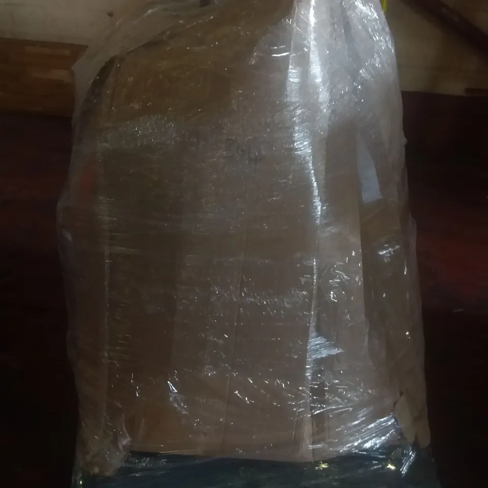 PALLET OF ASSORTED ELECTRICAL GARDEN EQUIPMENT INCLUDING ELECTRIC CHAIN SAW, CORDLESS GRASS TRIMMER, 