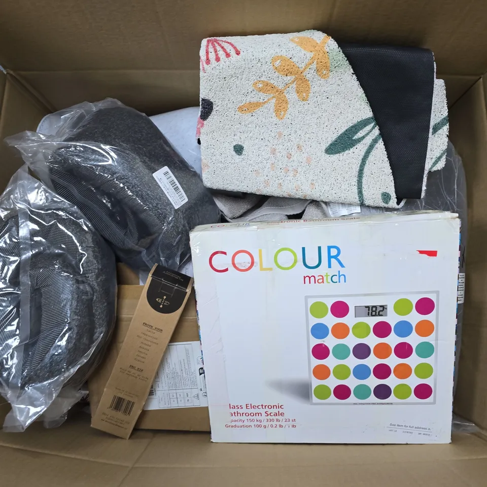 APPROXIMATELY 20 ASSORTED HOUSEHOLD PRODUCTS TO INCLUDE COLOUR MATCH GLASS SCALES, MAGIC WAND MILK FROTHER, WALL VINYL, ETC - COLLECTION ONLY