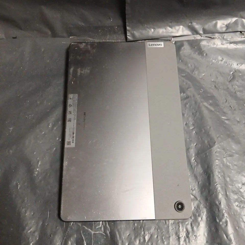 LENOVO TB125FU TABLET – CRACKED AND LIFTING FRONT SCREEN