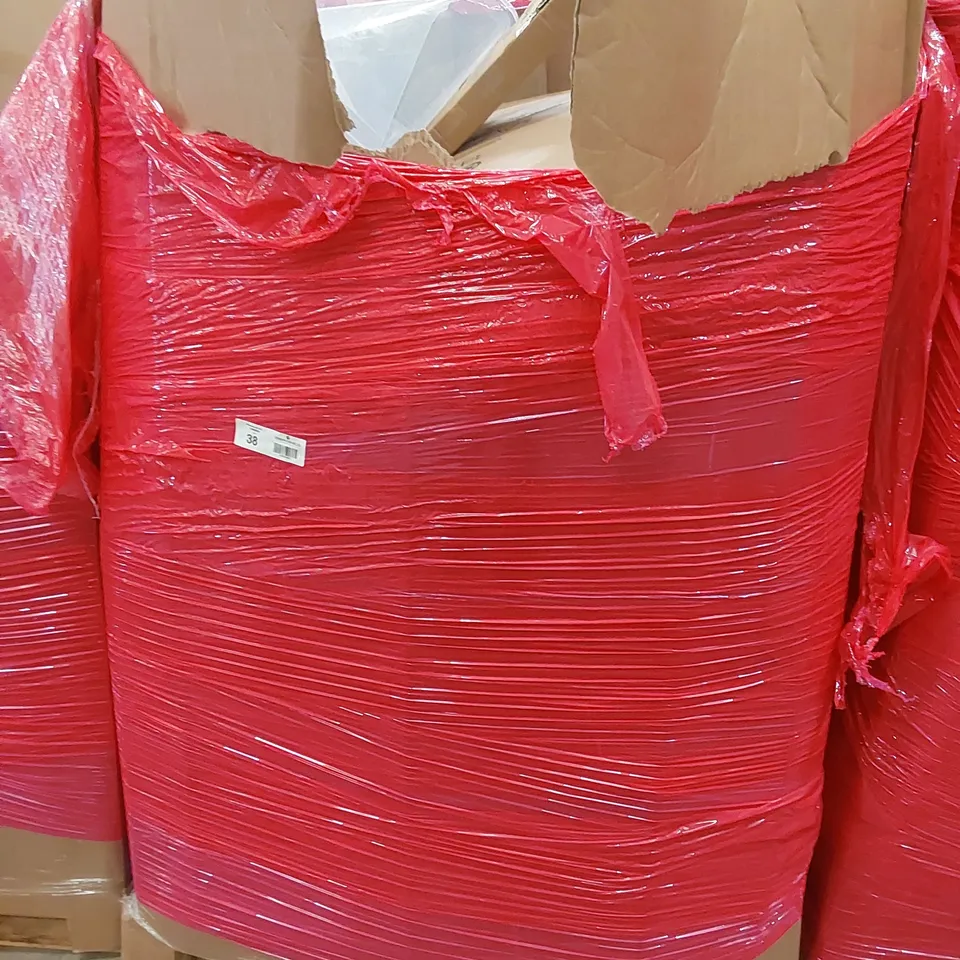 LARGE PALLET OF ASSORTED HOUSEHOLD PRODUCTS TO INCLUDE; BLACK OFFICE CHAIR, WALL CLOCK, RETRACTABLE SAFETY GATE, TOILET SEATS AND PLAYPEN