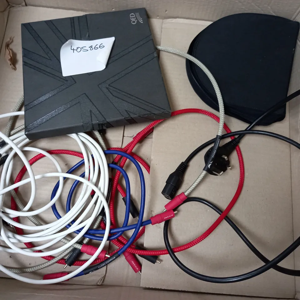 BOX OF APPROXIMATELY 5 ASSORTED CABLES TO INCLUDE -QED REVELATION SIGNATURE SPEAKER CABLE , WED REFERENCE AUDIO 40 ,CORD .CO.UK ANALOGUE CLEARWAY ETC