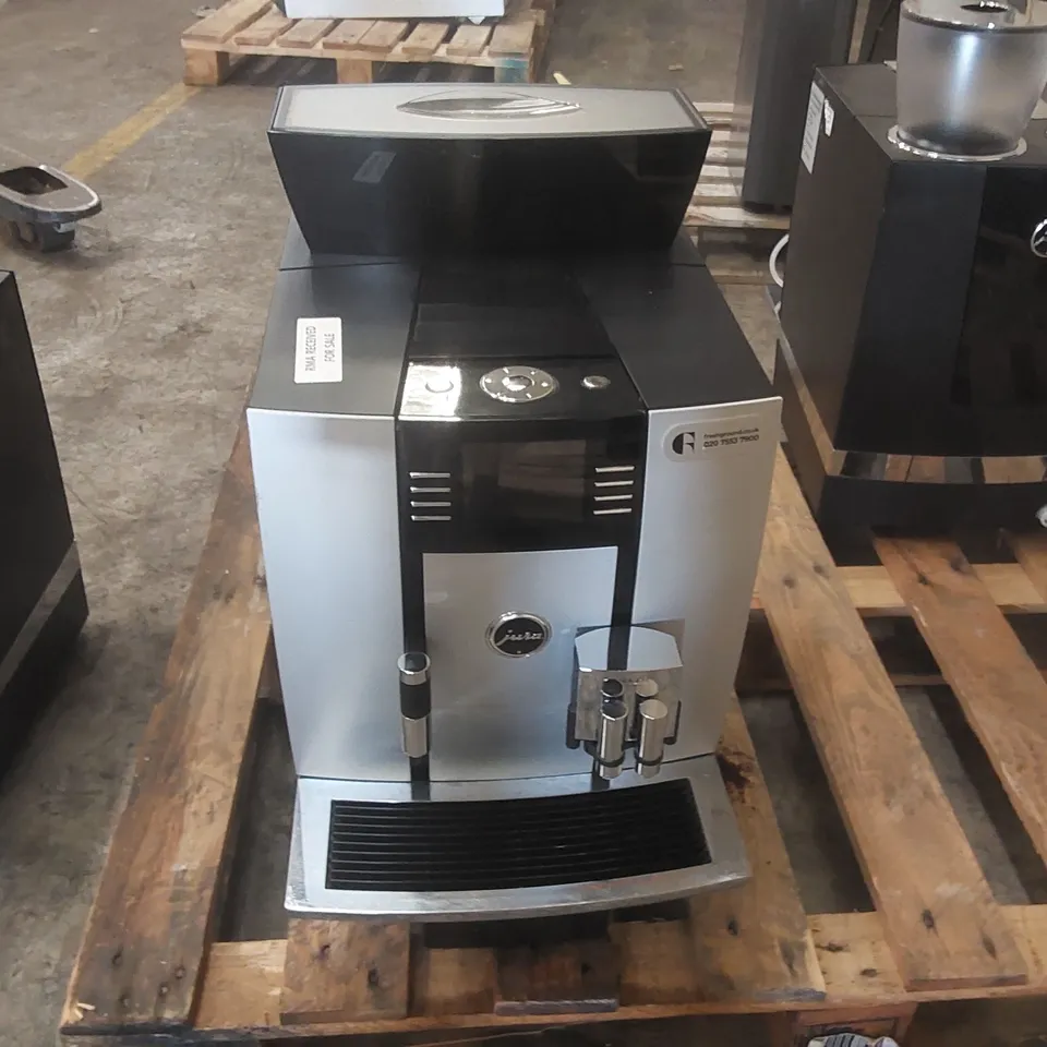 JURA GIGA COMMERCIAL COFFEE MACHINE