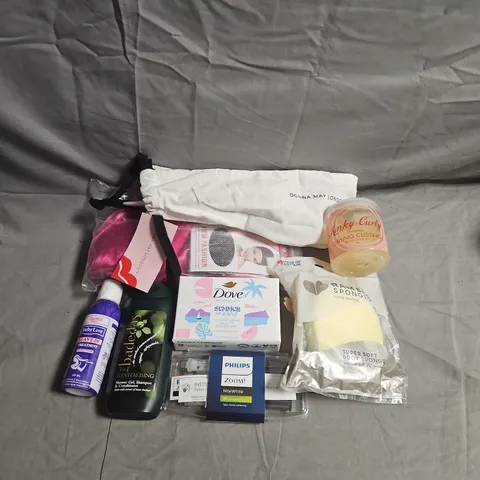 APPROXIMATEY 20 ASSORTED HEALTH AND BEAUTY PRODUCTS TO INCLUDE - PINK WIG - KINKY-CURLY CURLING CUSTARD - RAMER BODY SPONGE - ETC
