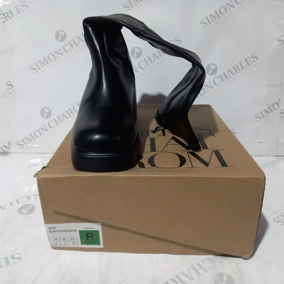 BOXED PAIR OF WHERE'S THAT FROM BLOCK HEEL KNEE HIGH BOOTS IN BLACK UK SIZE 5