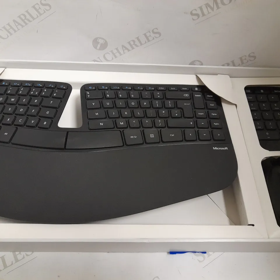 MICROSOFT SCULPT ERGONOMIC DESKTOP KEYBOARD