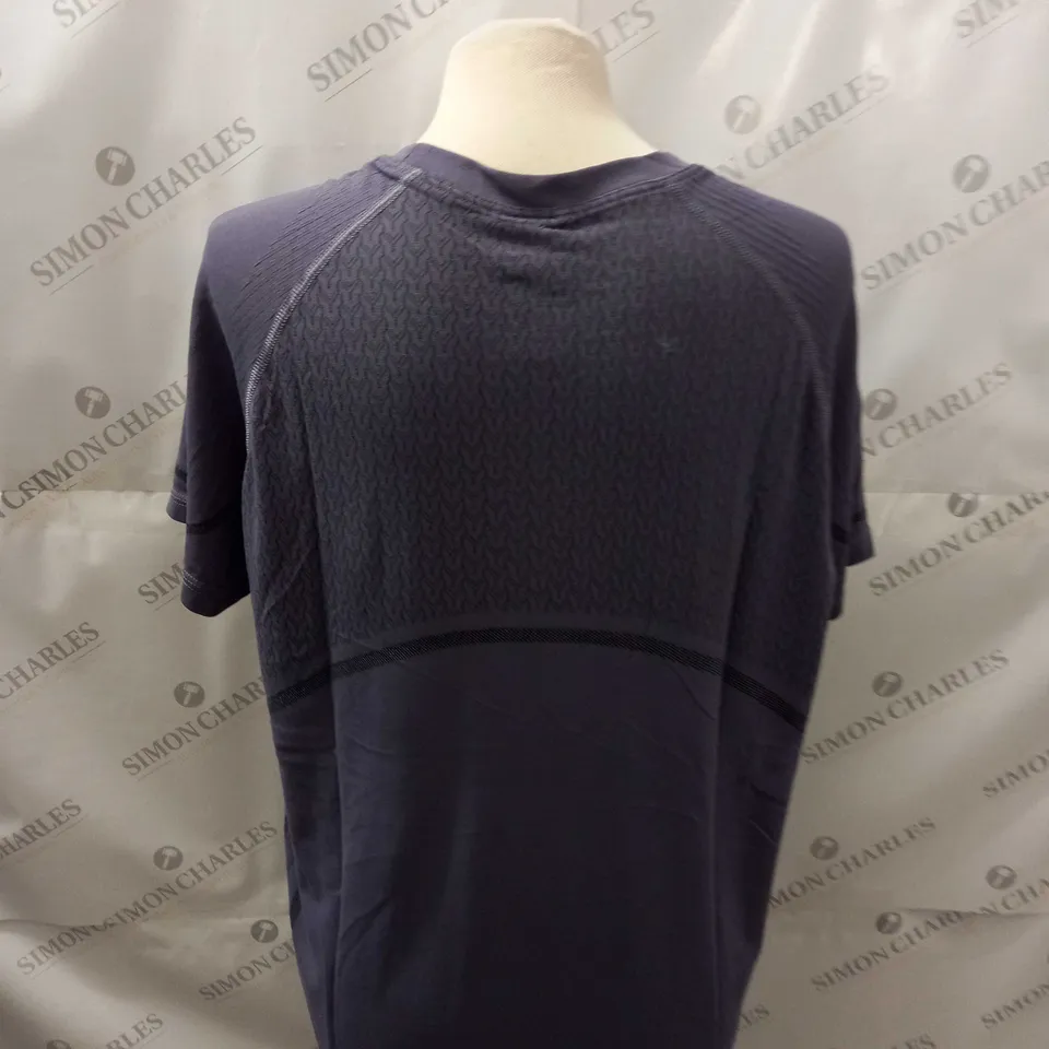 GYMSHARK TRAINING T-SHIRT SIZE XXL