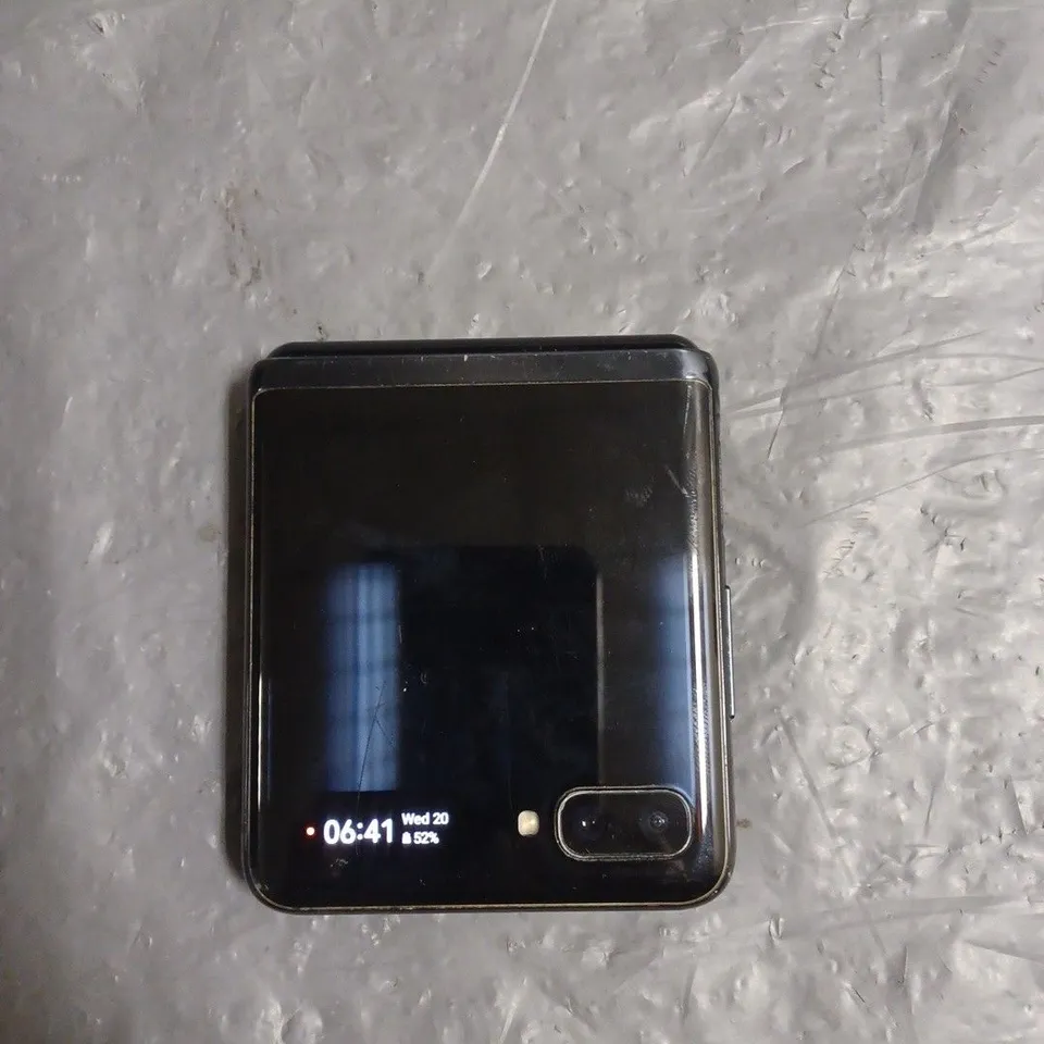 SAMSUNG GALAXY Z FLIP SM-F700F/DS 256GB