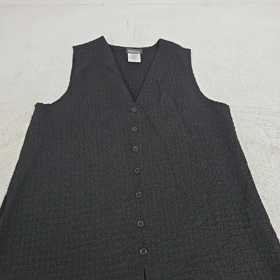 KIM & CO. BLACK TEXTURED SLEEVELESS VEST – SIZE M